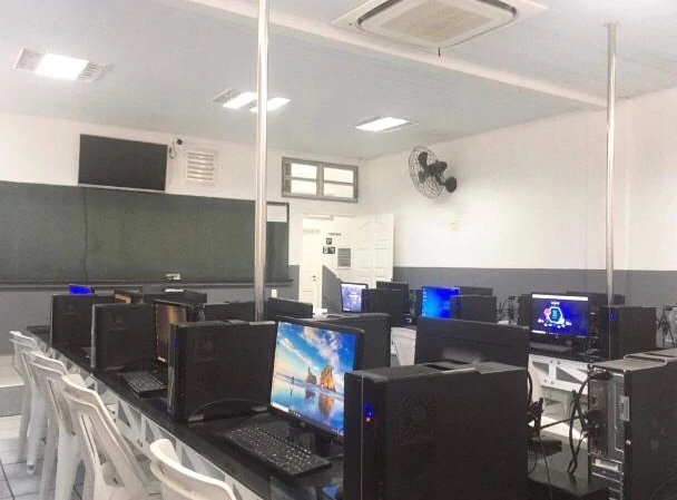 Sala de Informática colégio Piteco